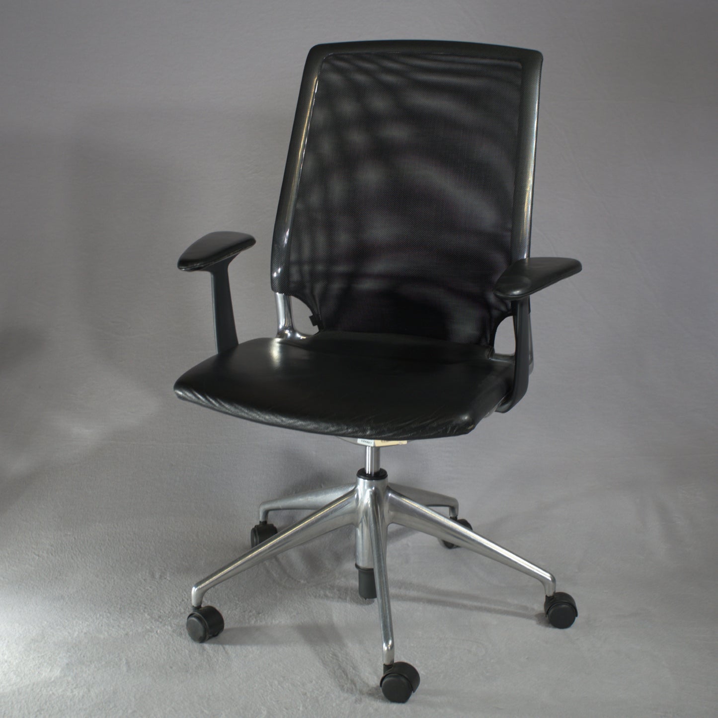 Vitra Meda-Chair Leder/Netz - gebraucht