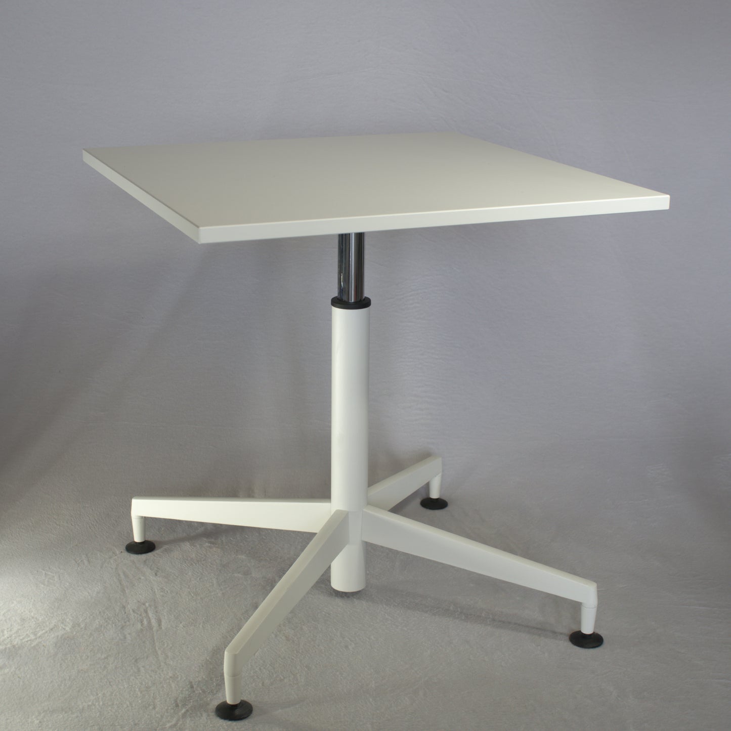 Steelcase Besprechungstisch 80 x80 cm  touch höhenverstellbar- gebraucht